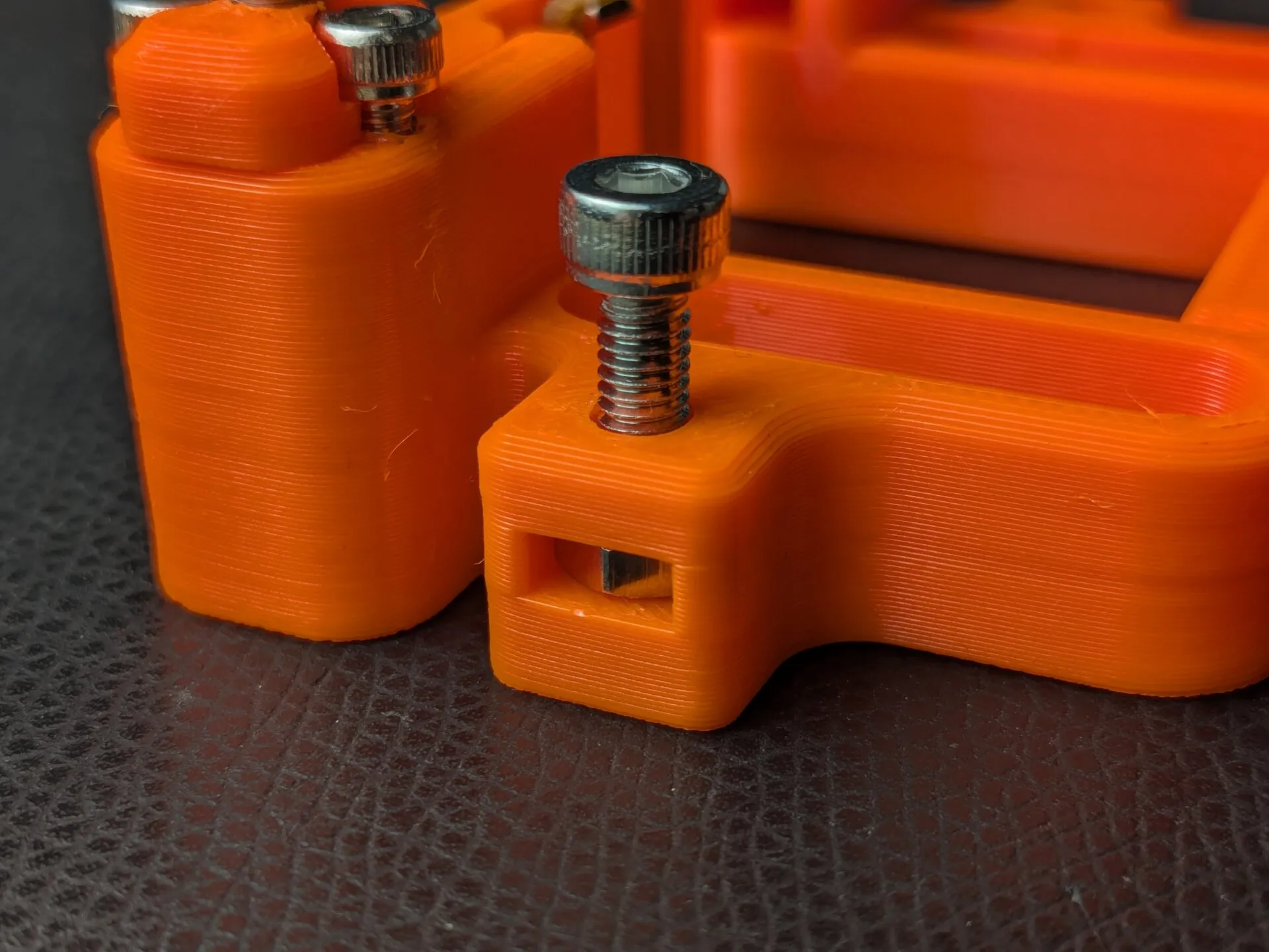 Встроенная гайка