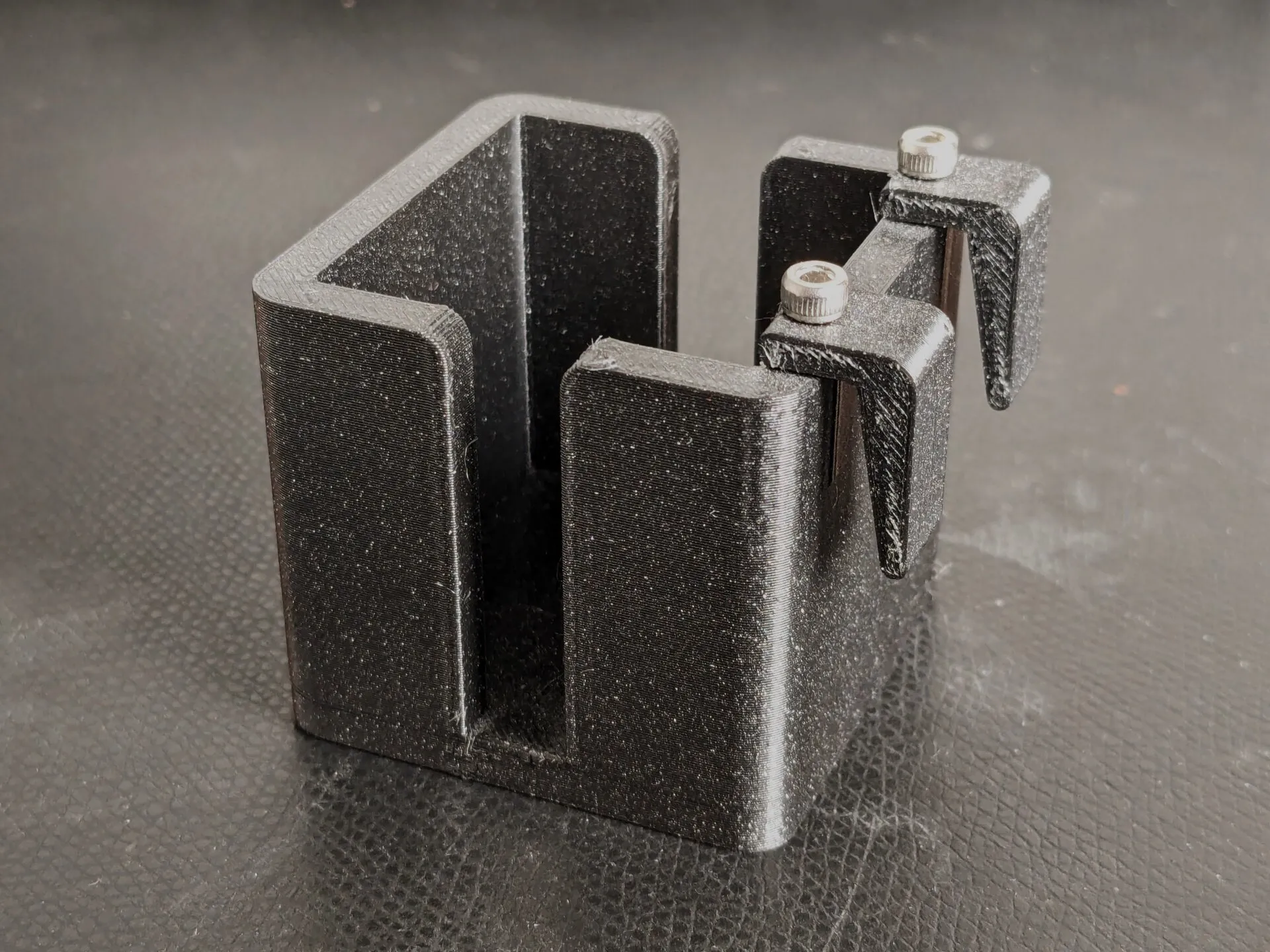 Дизайн, где использовались несколько частей для избегания опор