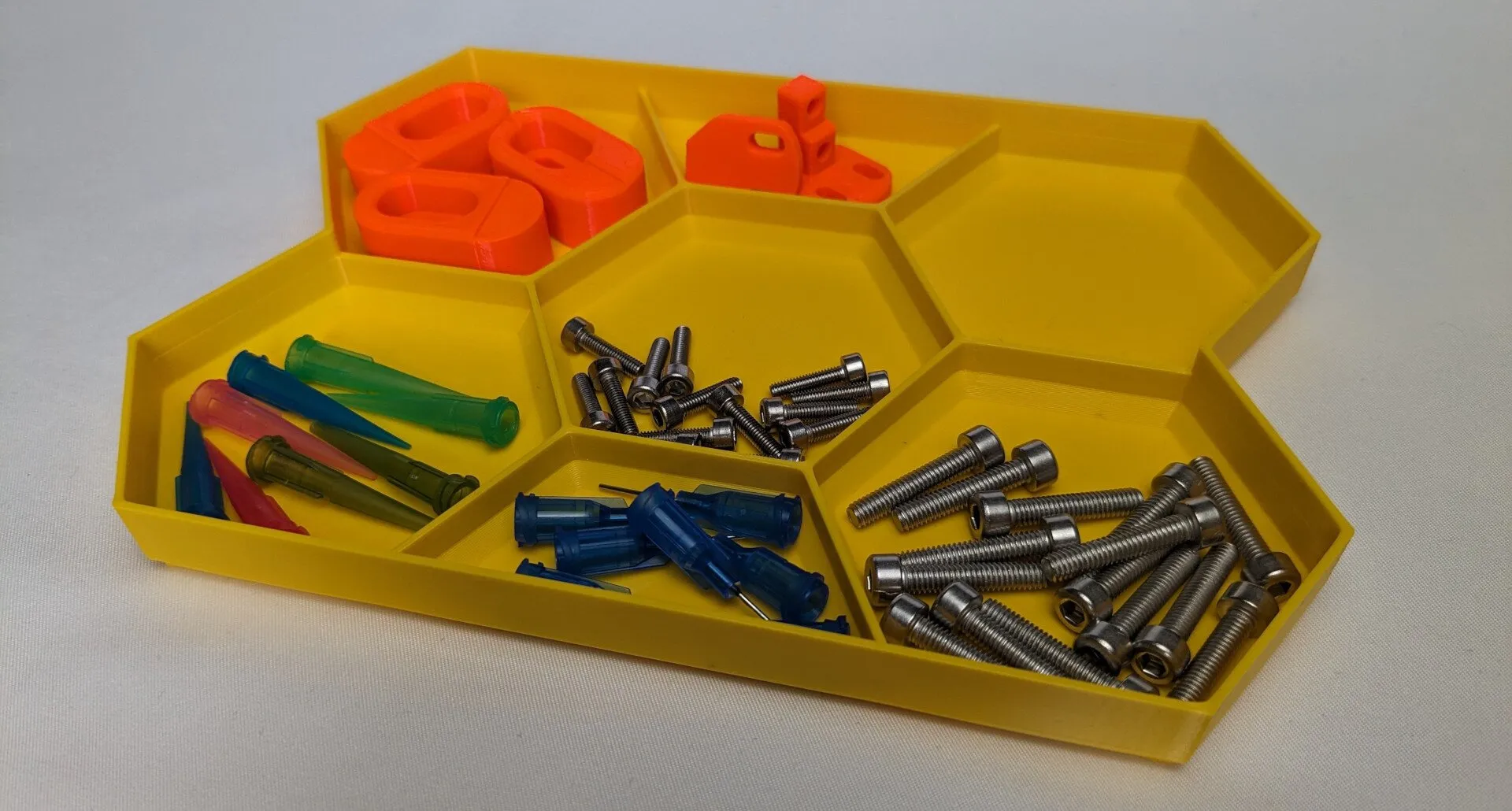 Штабелируемый поднос в режиме вазы